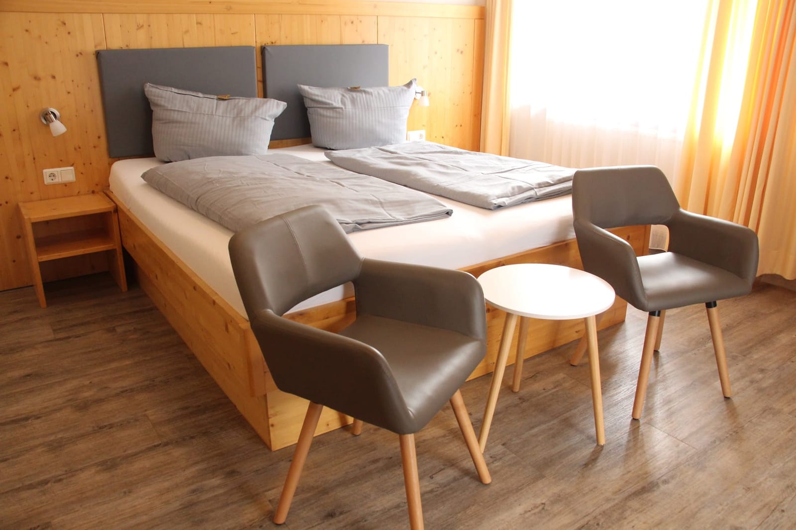 Doppelzimmer mit Balkon