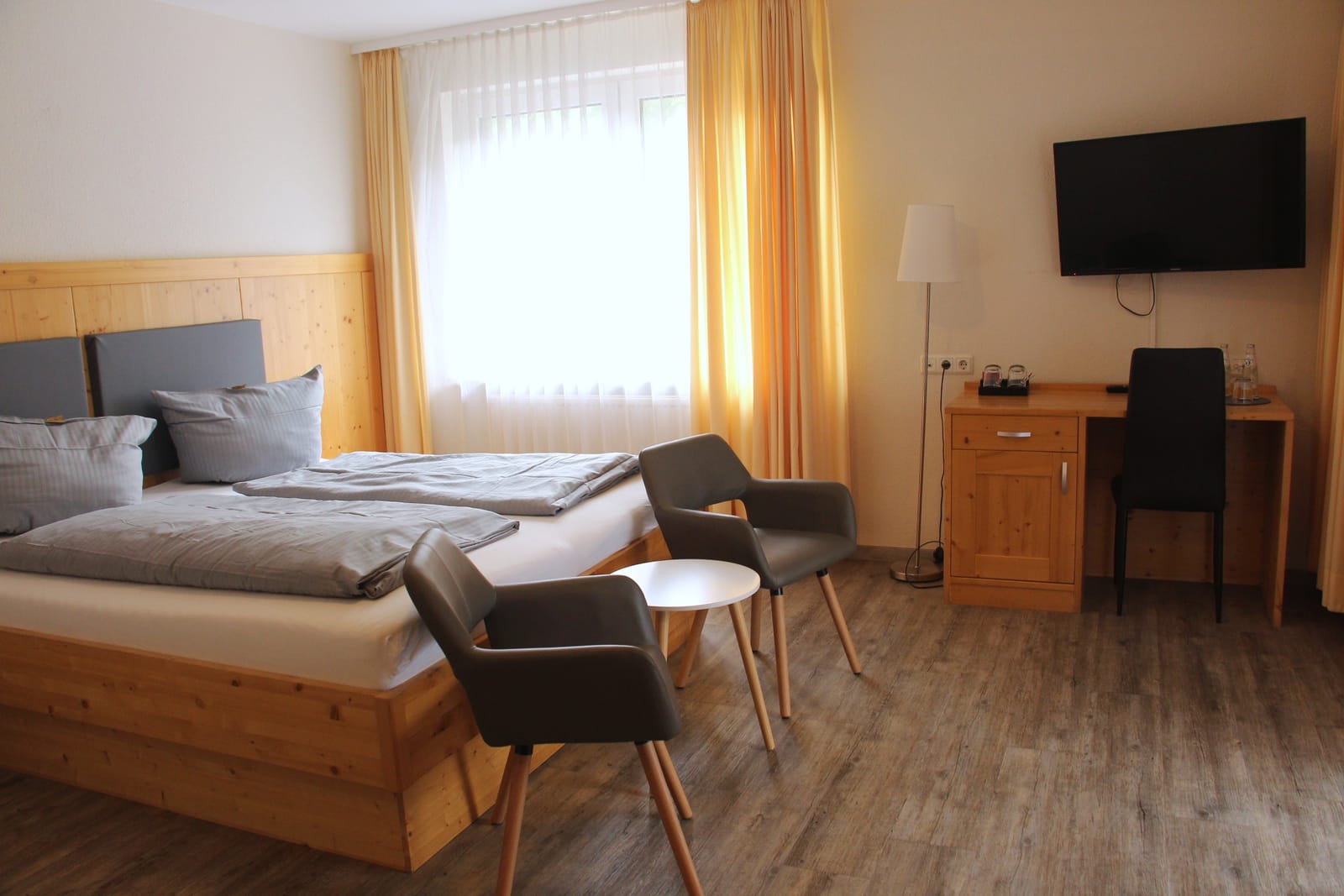 Doppelzimmer mit Balkon