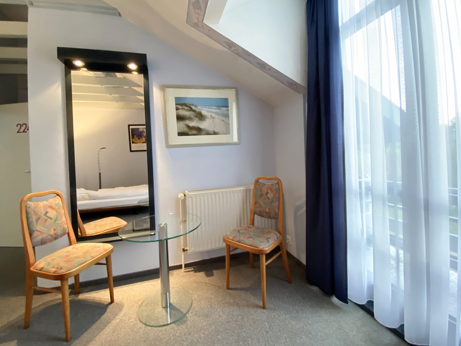 Einzelzimmer mit Balkon