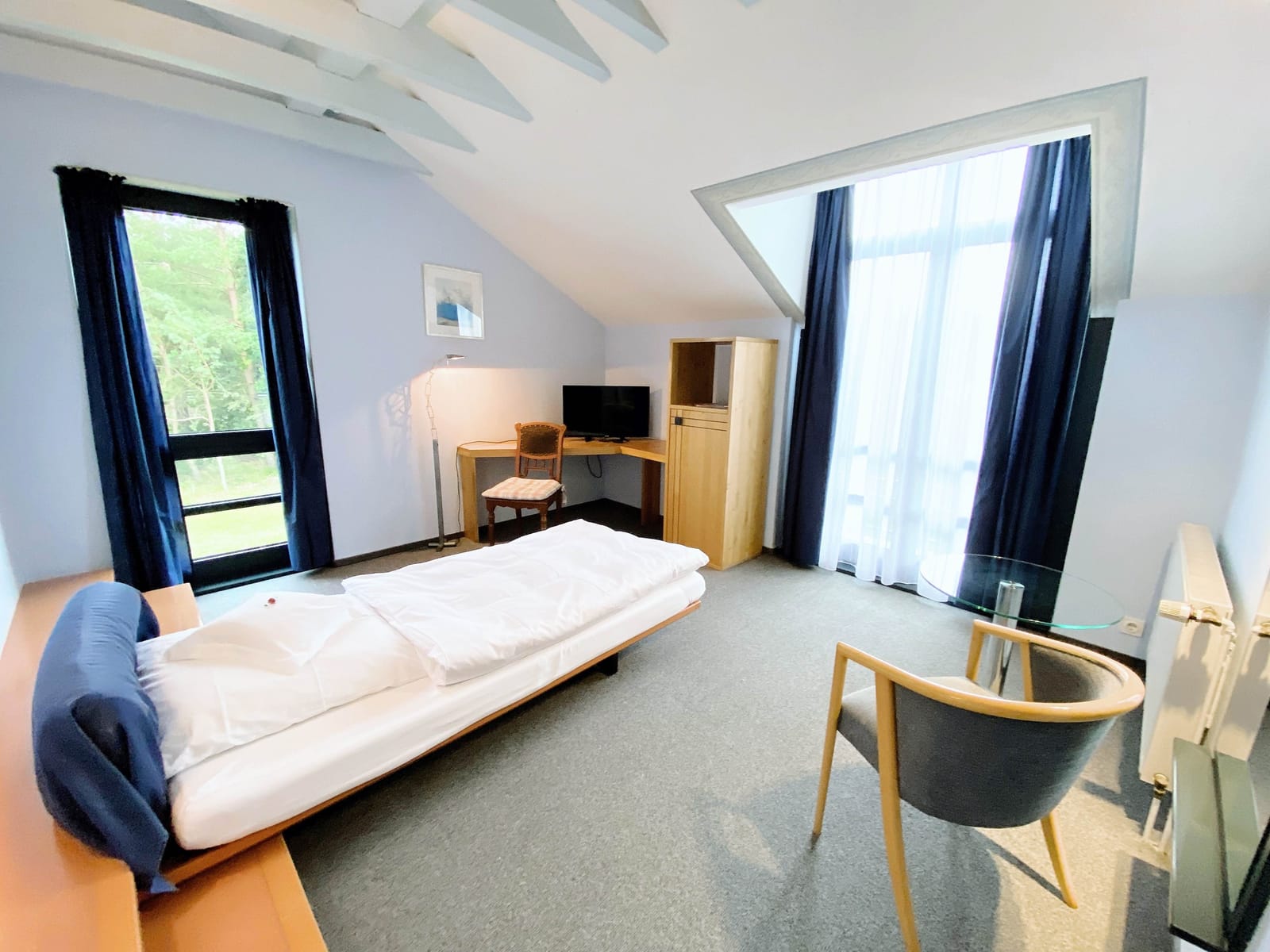 Einzelzimmer mit Balkon