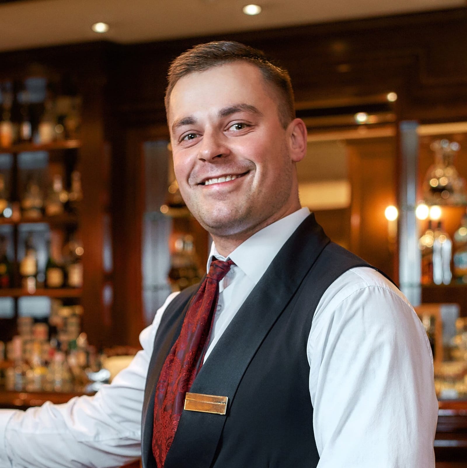 Felix Scholz, Regiohotel employee